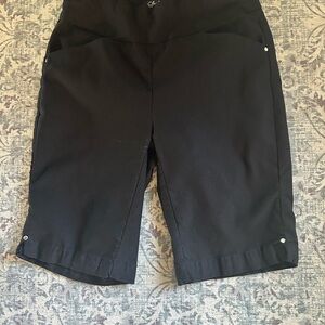 CHARLIE B Women's Black Bermudas
